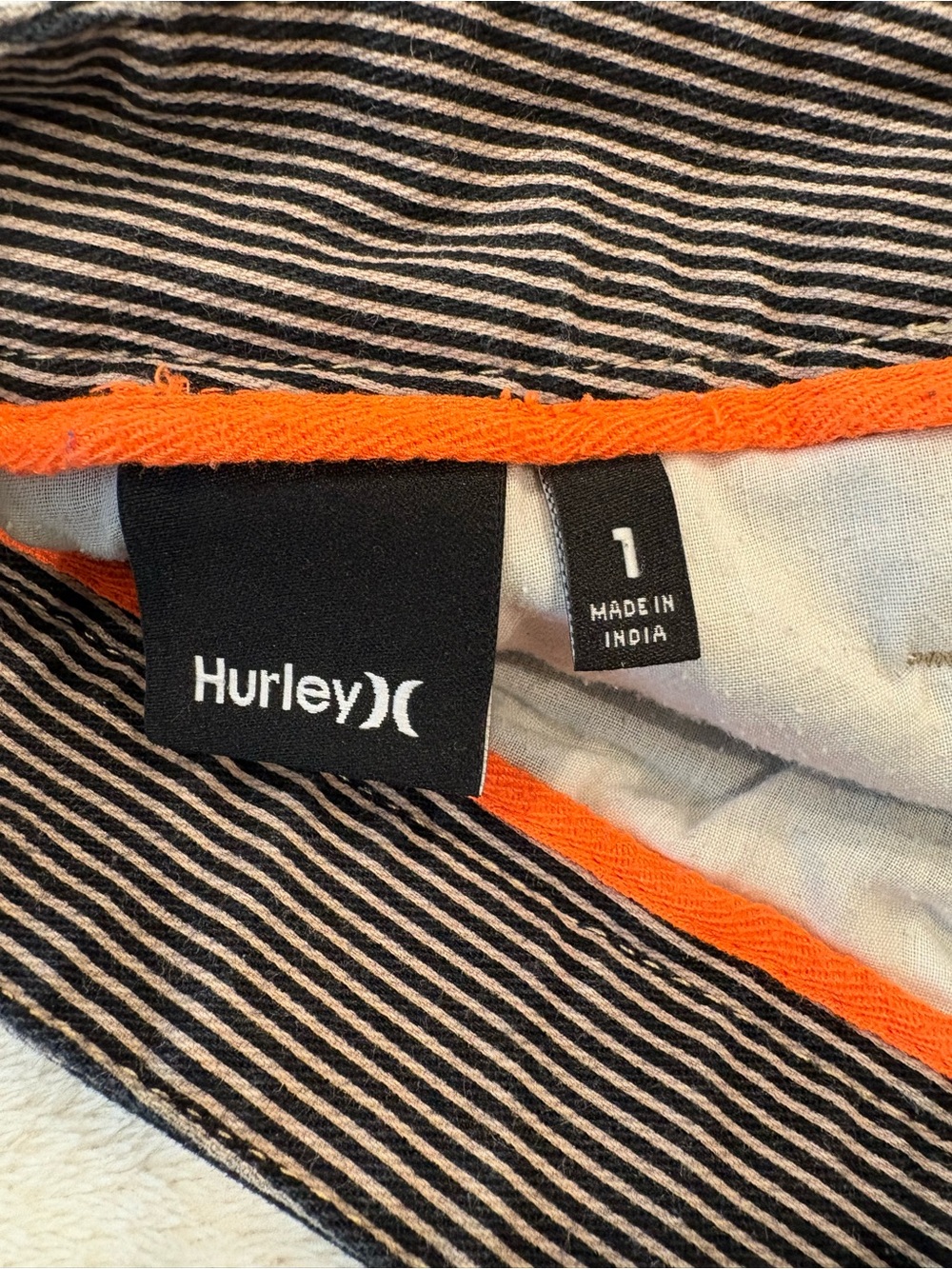 Hurley Low Rise striped shorts/ Y2K Classic Fit Low-rise - Picture 8 of 9